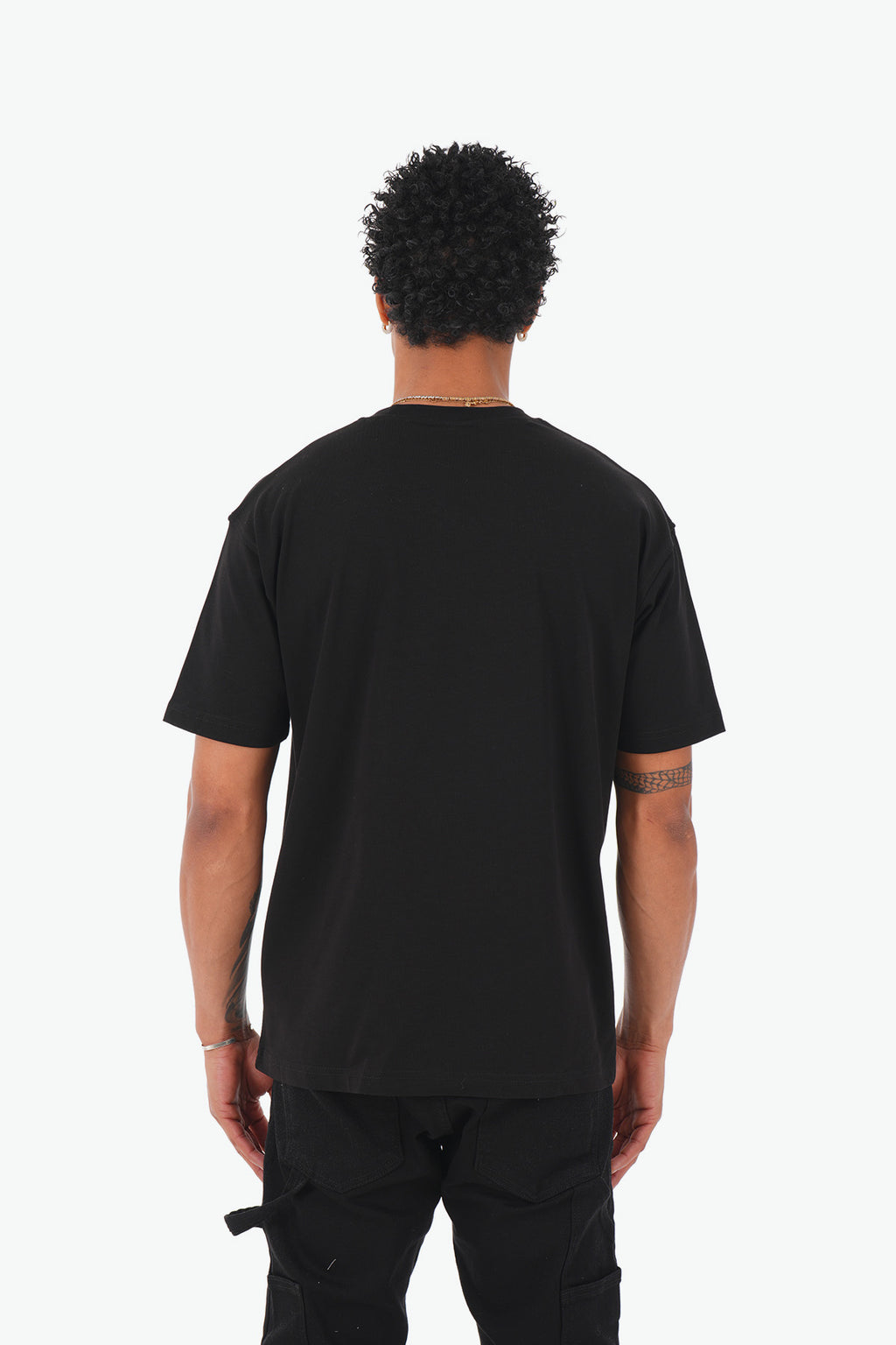 T-shirt Cosy Noir – Streetwear Minimaliste et Attitude