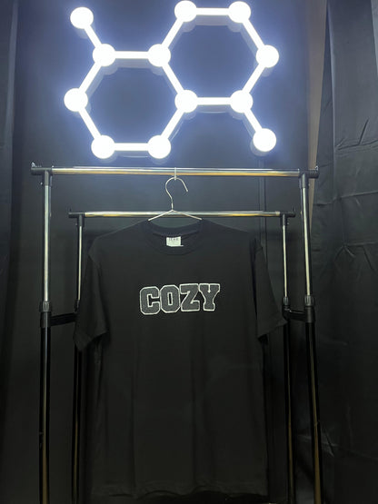 T-shirt Cosy Noir – Streetwear Minimaliste et Attitude
