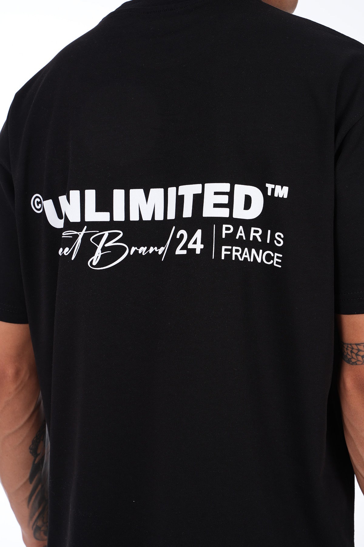 T-shirt Unlimited Noir – Style Urbain et Minimaliste