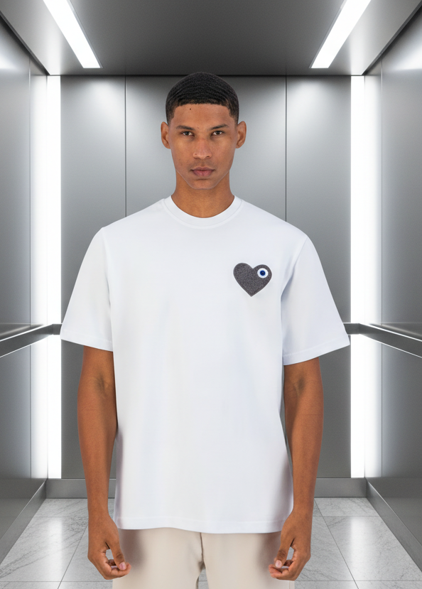 T-shirt LOVE Blanc : Coupe Oversize & Coeur Antracite