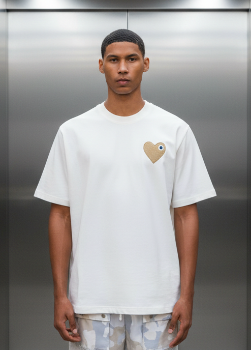 T-shirt LOVE Blanc : Coupe Oversize & Coeur Beige