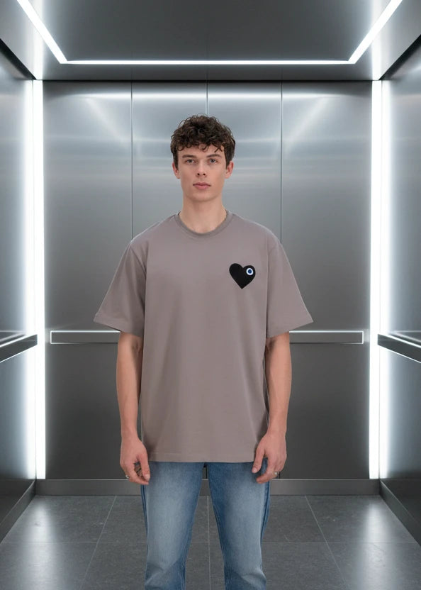 T-shirt LOVE Marron : Coupe oversize & Coeur noir