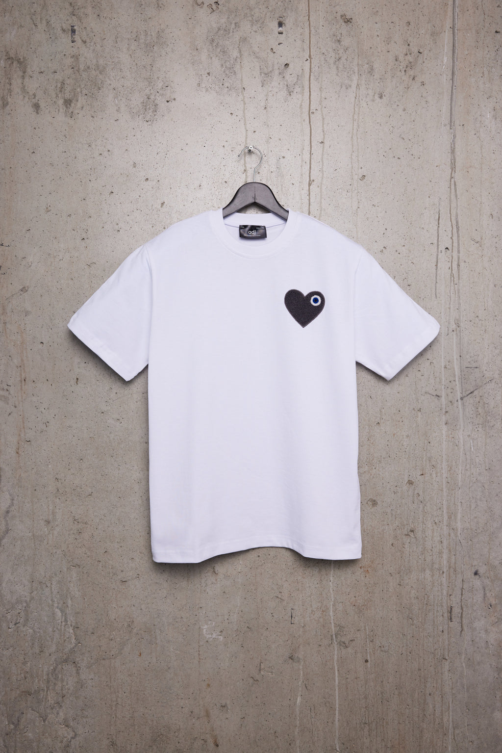 T-shirt LOVE Blanc - Coeur brodé Antracite